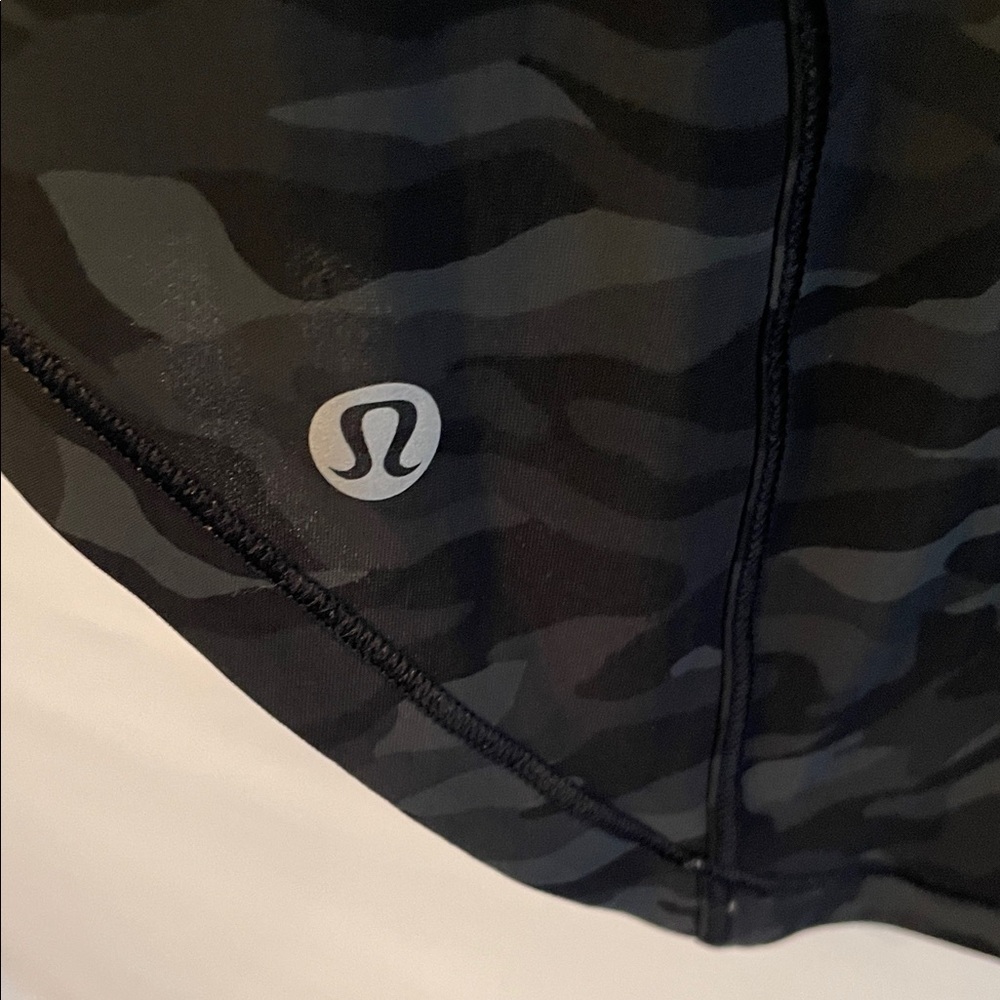 lululemon athletica‎ Black Camo Tank Top - Picture 2 of 4